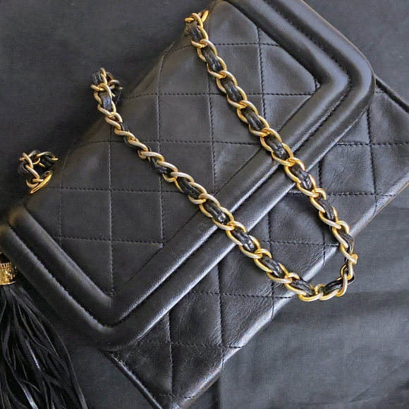 CHANEL Handbags - Vintage Chanel Quilted Leather Tassel Flap Bag (1990s Era) | Gold Tassel | Chain